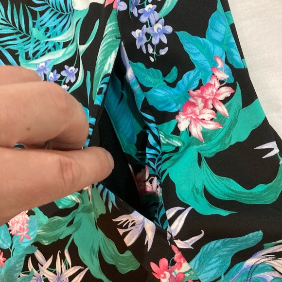 Women’s Tommy Bahama L/S Golf Shirt! Size small, plus hat! NWT! - Picture 3 of 10